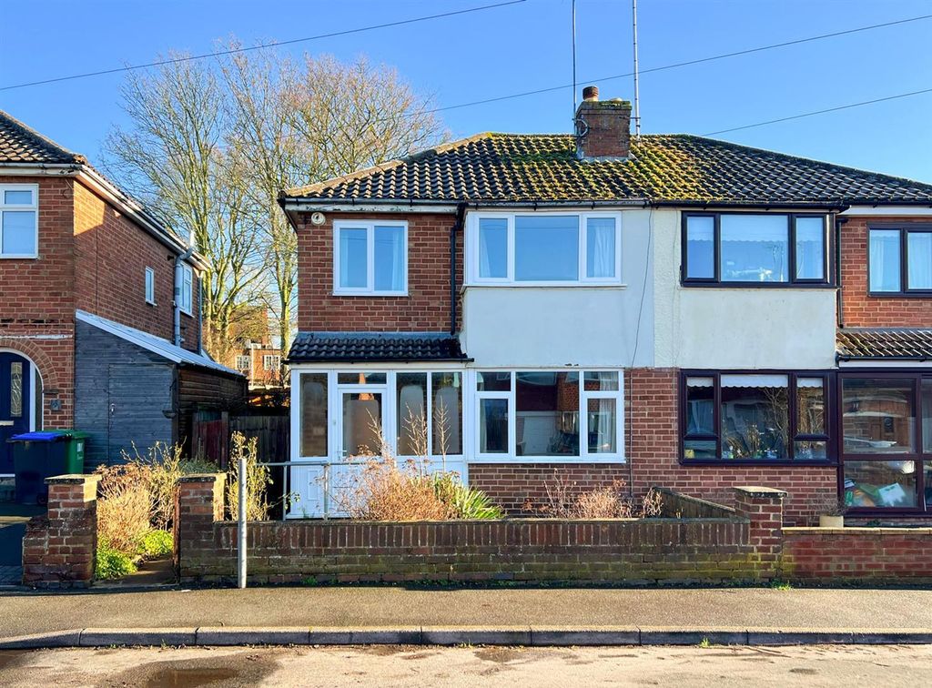 Property photo 1 of 11