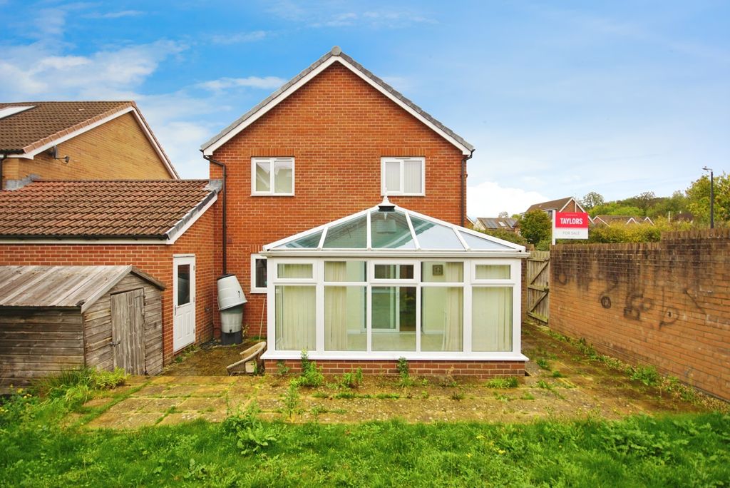 Property photo 3 of 17 Photo