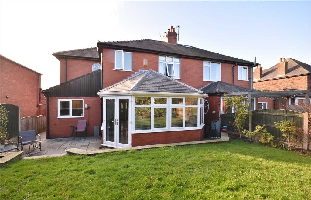 Property photo 2 of 23