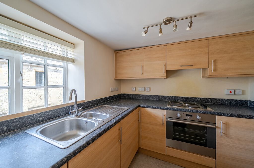Property photo 2 of 12 1526381-2-6Ab546F...