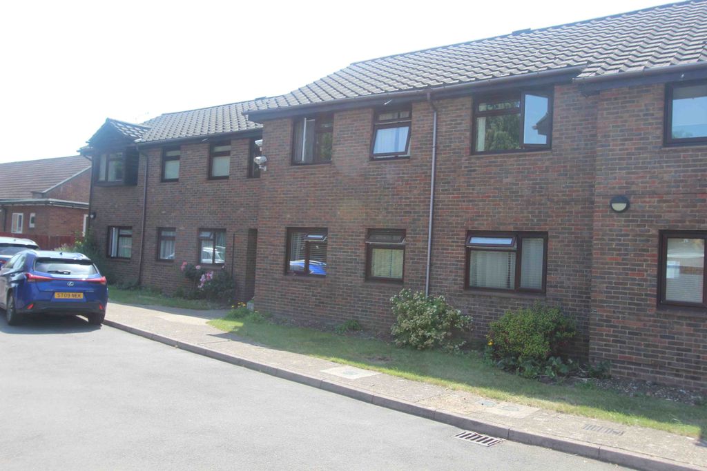 Property photo 1 of 11
