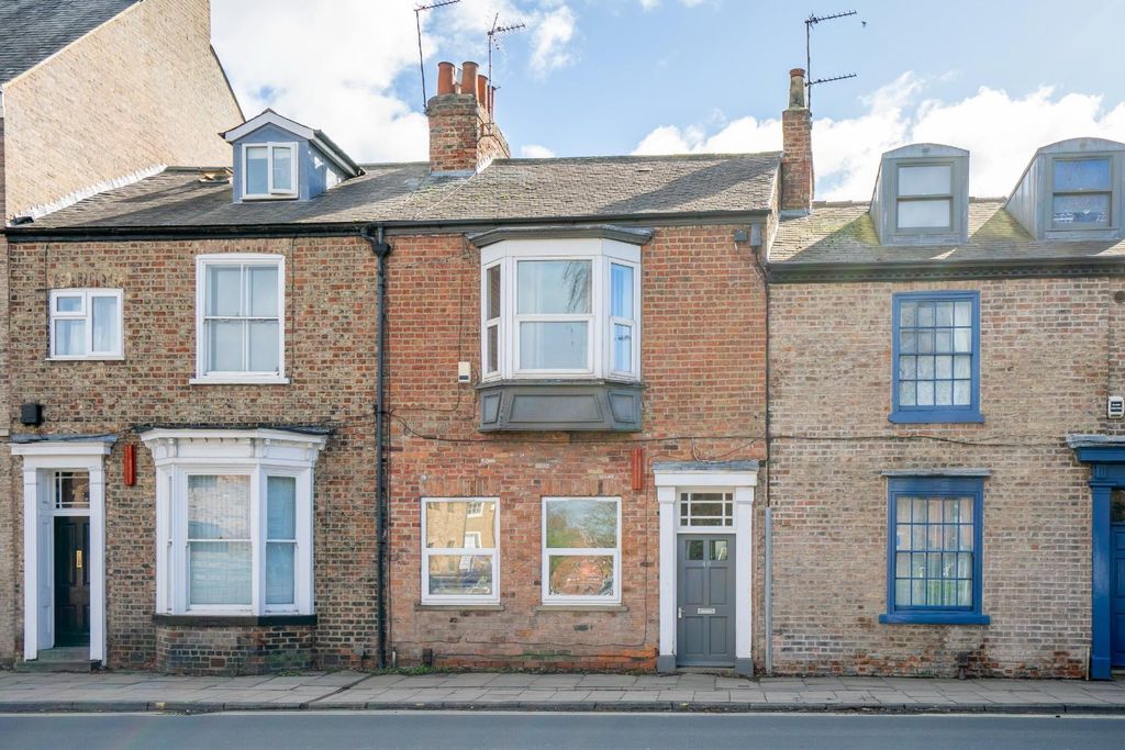 Property photo 1 of 10 Front (Exterior)