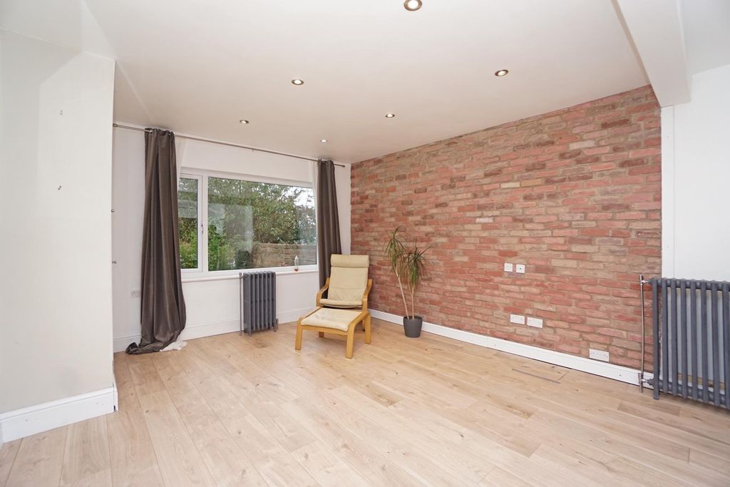 Property photo 2 of 16 Living Room