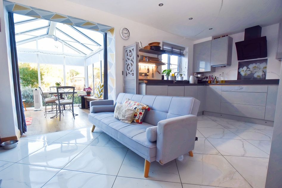 Property photo 2 of 27 Dining Kitchen 1