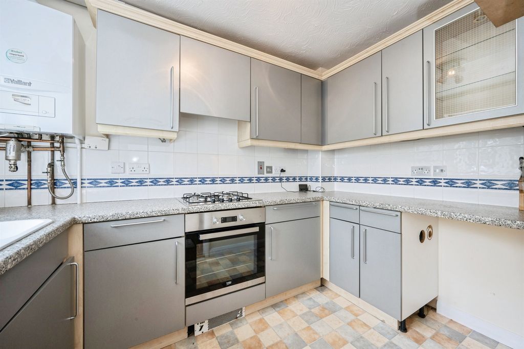 Property photo 3 of 15