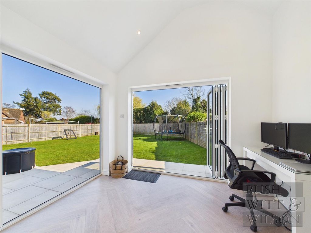 Property photo 3 of 27