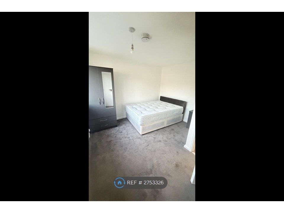 Property photo 3 of 9 Double Bedroom