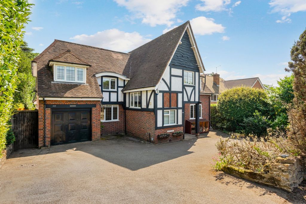 Property photo 1 of 24