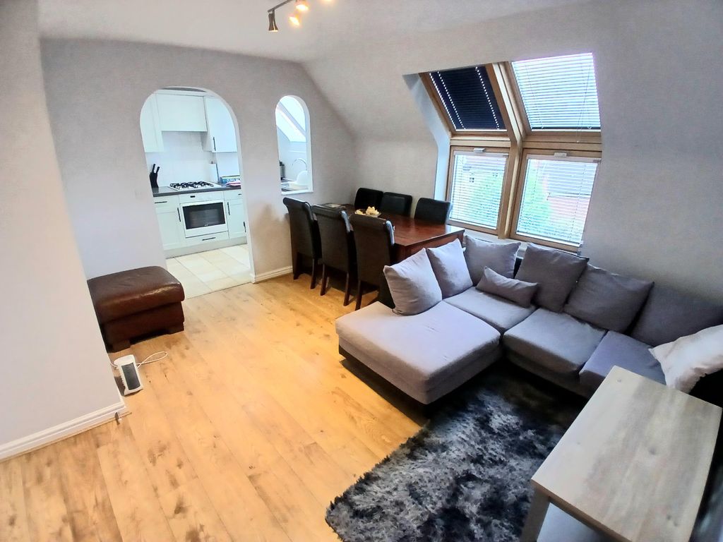 Property photo 3 of 19 Image