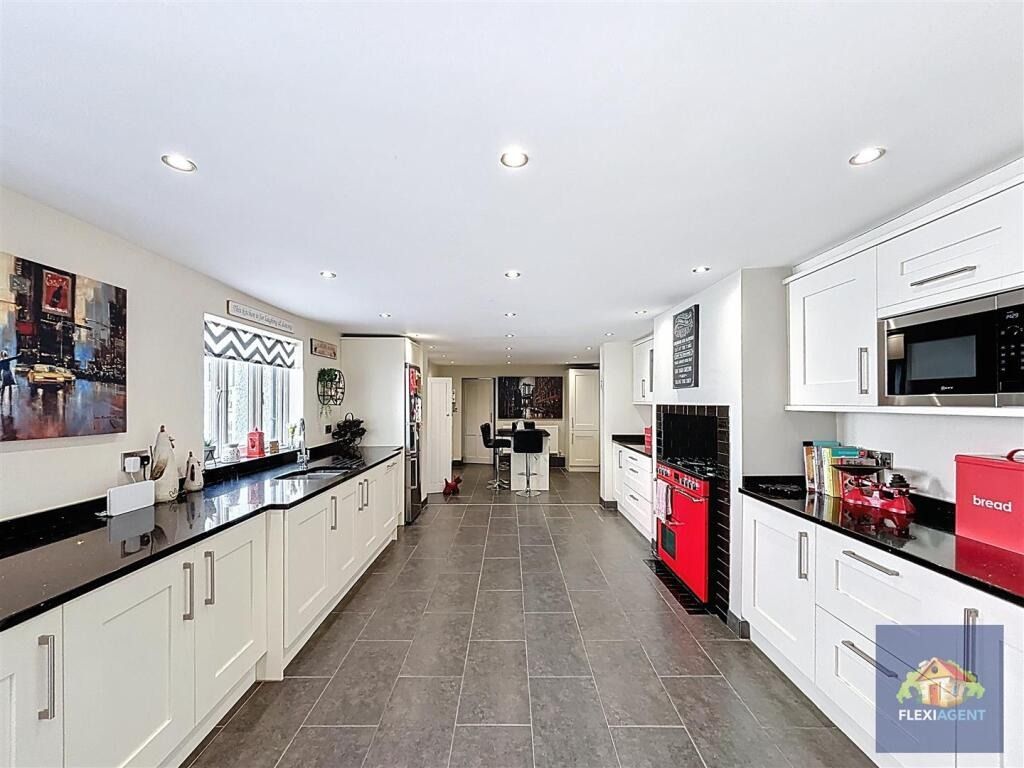 Property photo 3 of 41 4251254