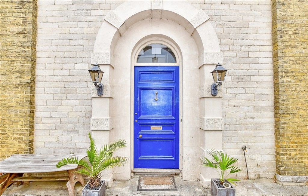 Property photo 1 of 17 *External Lifestyle Photograph*