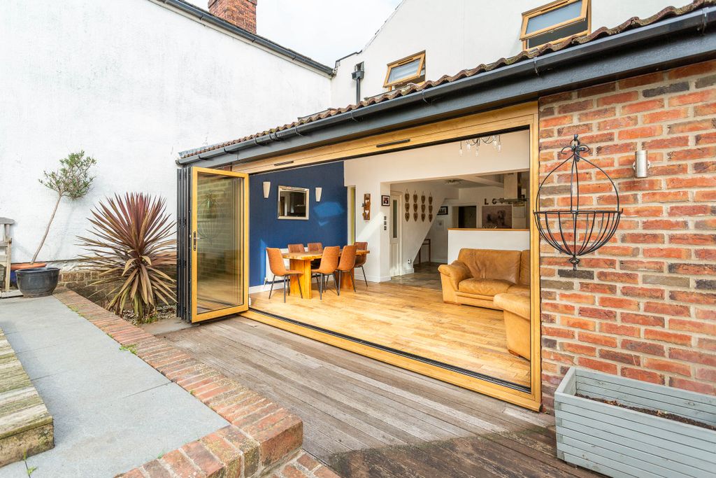Property photo 3 of 31 Bifolddoors