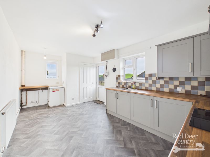Property photo 3 of 16 Kitchen/Dining Room