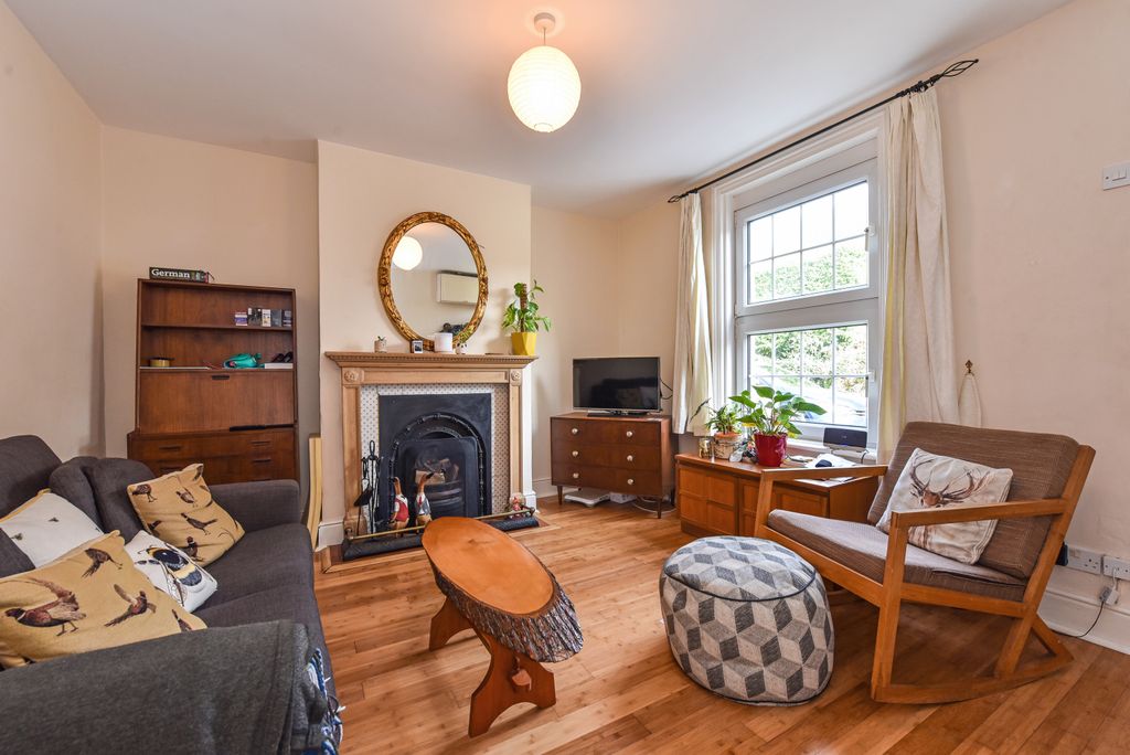 Property photo 2 of 17