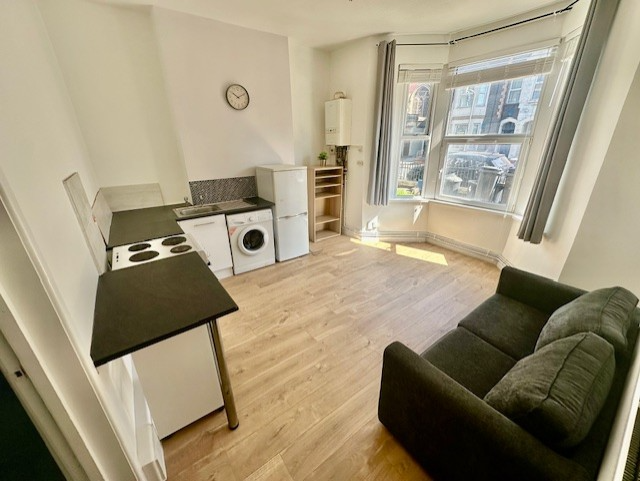 Property photo 1 of 9