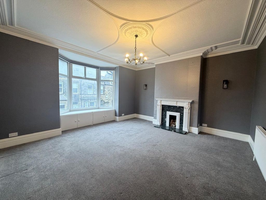 Property photo 2 of 13 Picture No. 30