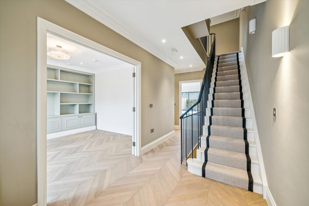 Property photo 3 of 26 Image