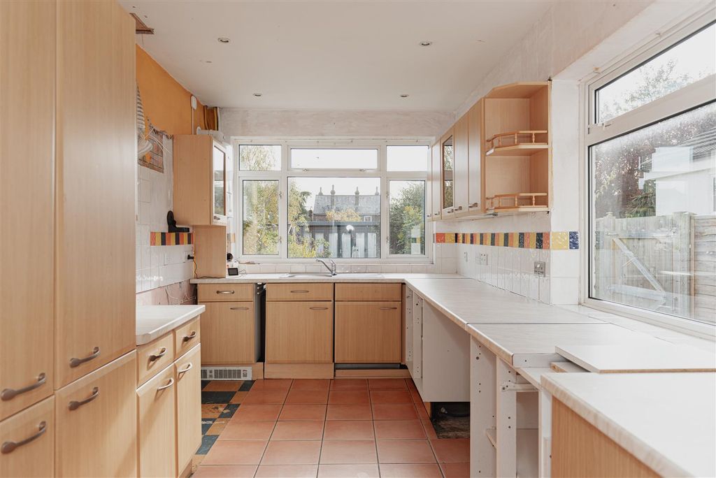 Property photo 3 of 9 5.Jpg