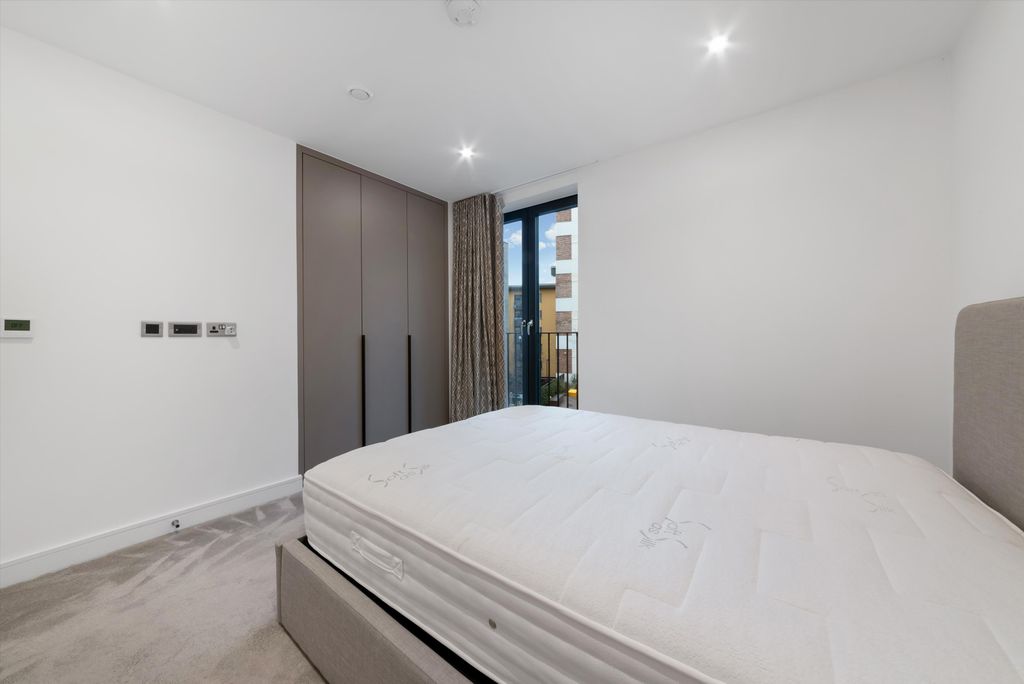 Property photo 3 of 14 Image