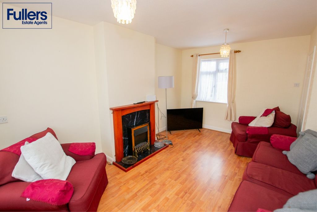 Property photo 2 of 11