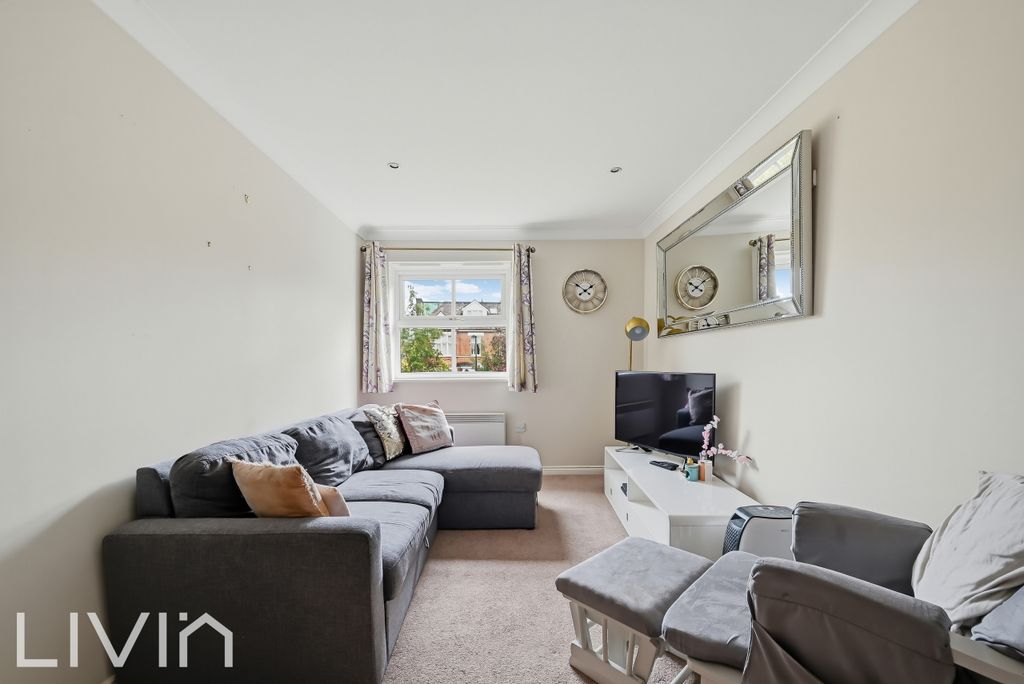 Property photo 3 of 10 3