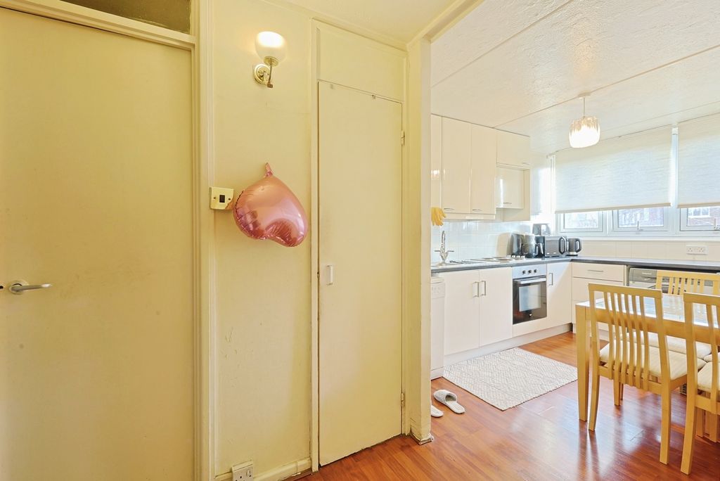 Property photo 2 of 20 Pbox-Img.Jpg