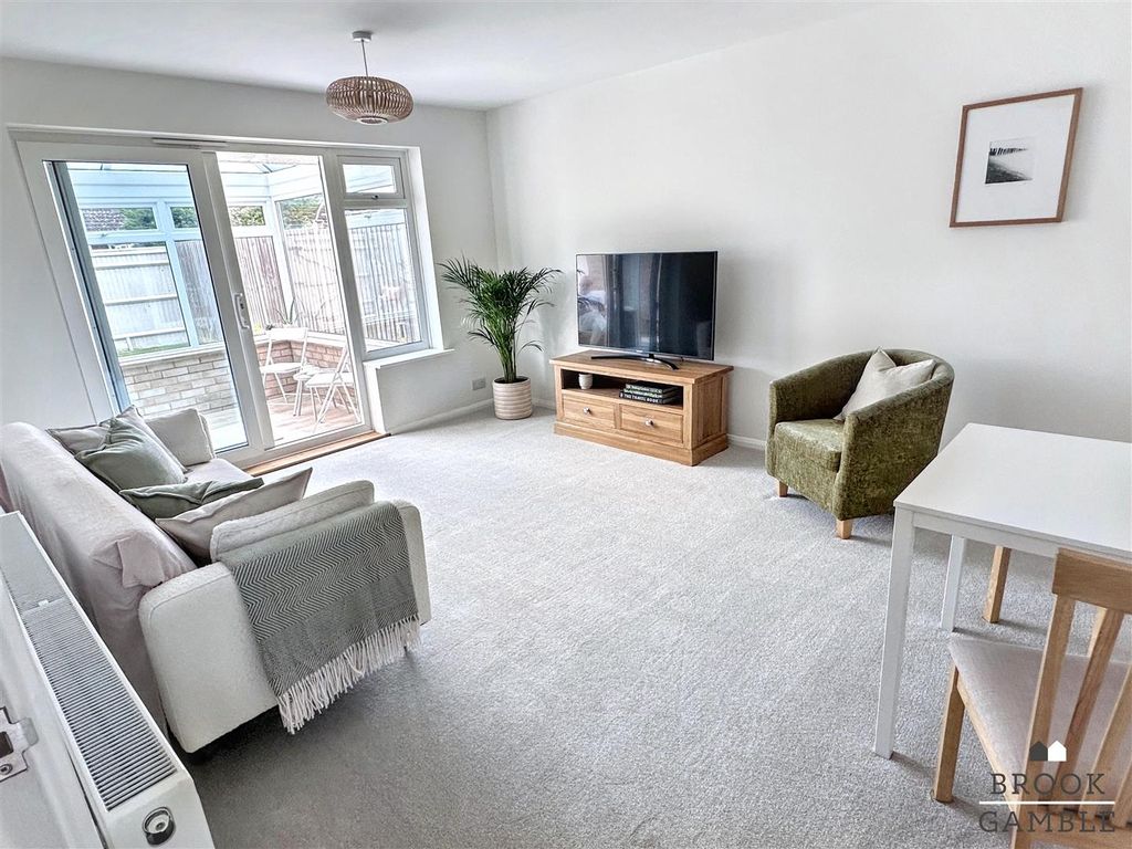 Property photo 2 of 18 01323 438506