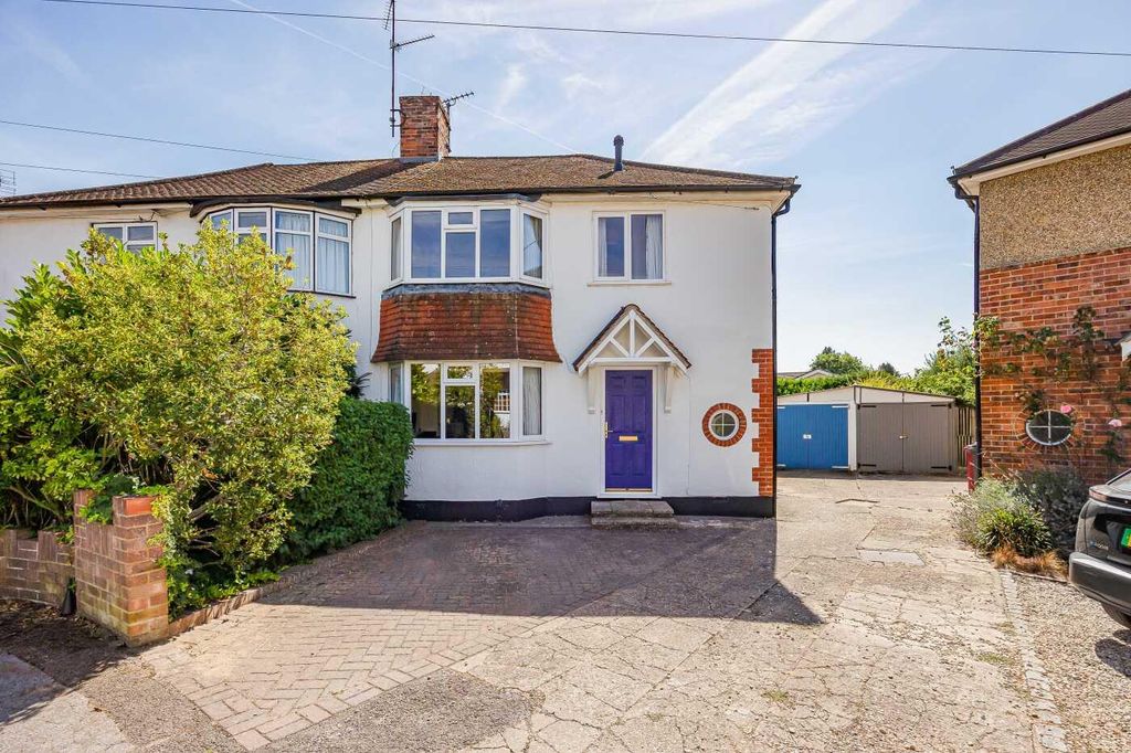 Property photo 1 of 32