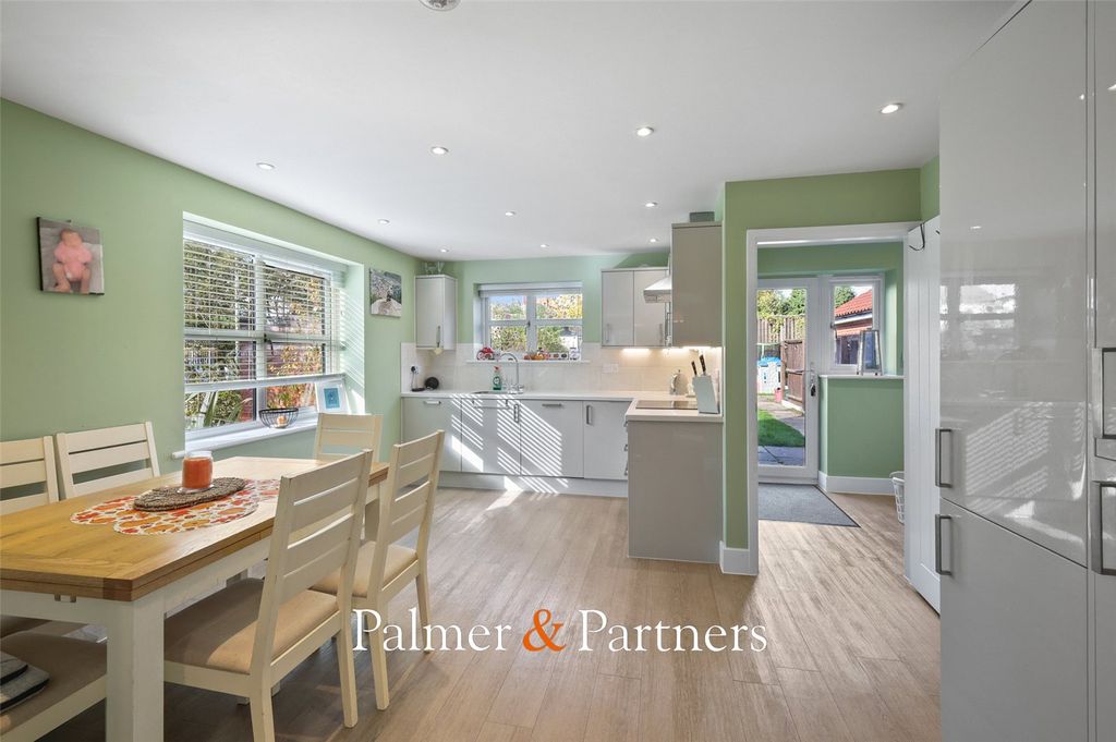 Property photo 3 of 29 Picture No. 04