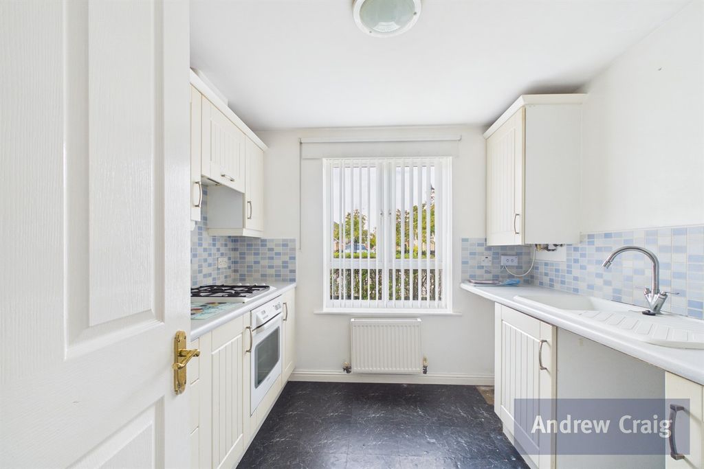 Property photo 2 of 14 Kitchen