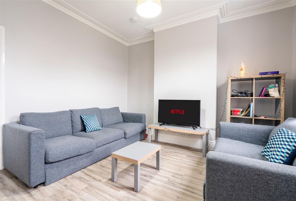 Property photo 2 of 6 22 Baron.Jpg