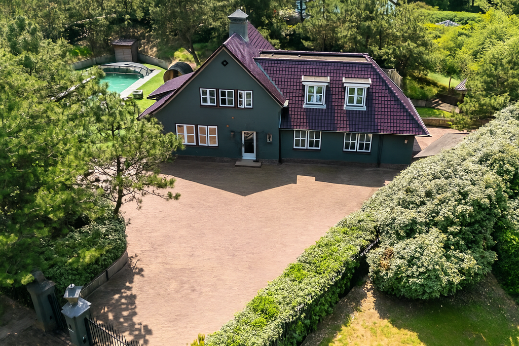 Property photo 2 of 55