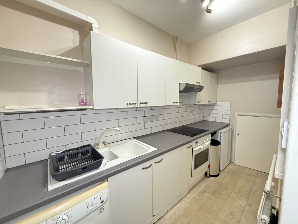 Property photo 2 of 18 Kitchen