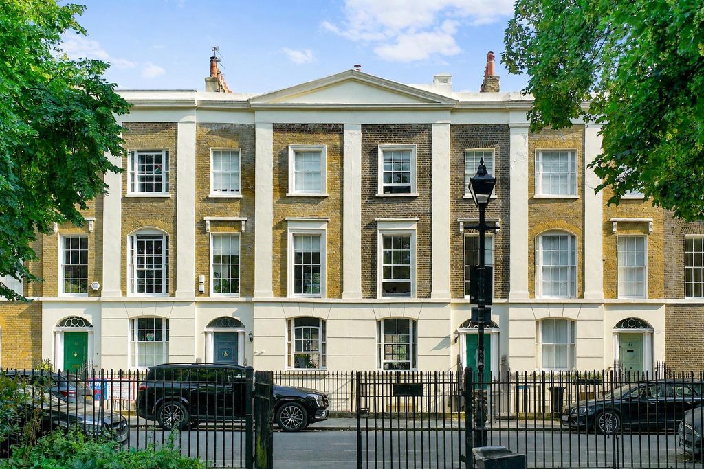 Property photo 1 of 19 Tredegar Square