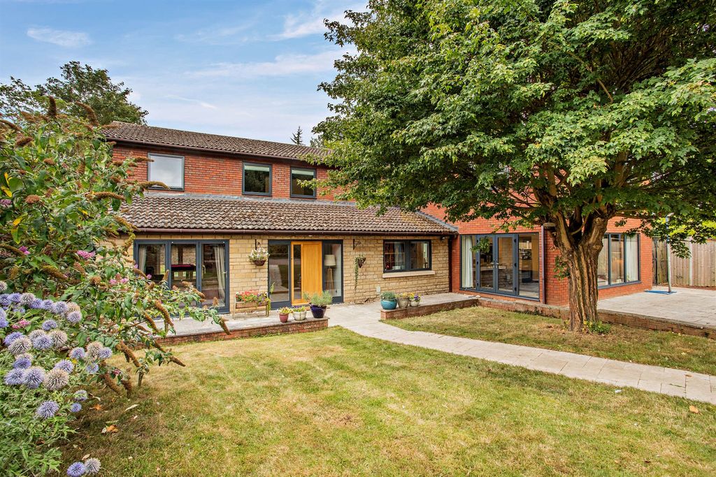 Property photo 2 of 18