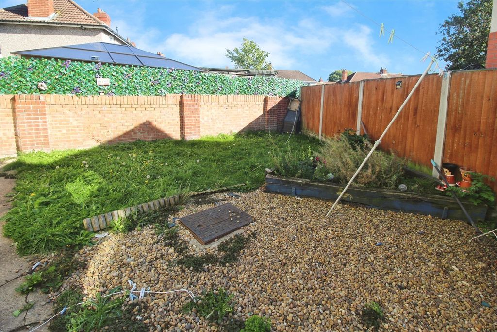 Property photo 3 of 11 Gardens