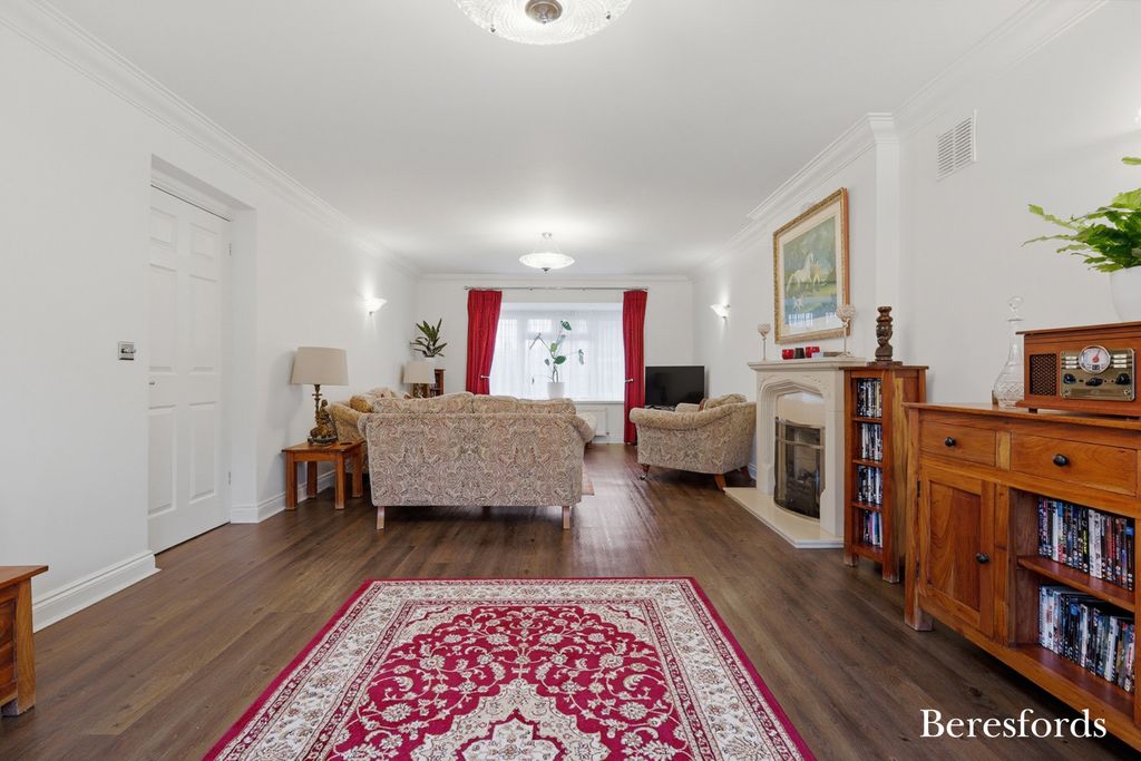 Property photo 3 of 26 Picture No. 23