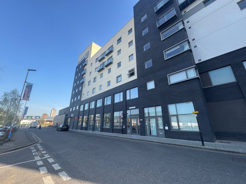 Property photo 1 of 2