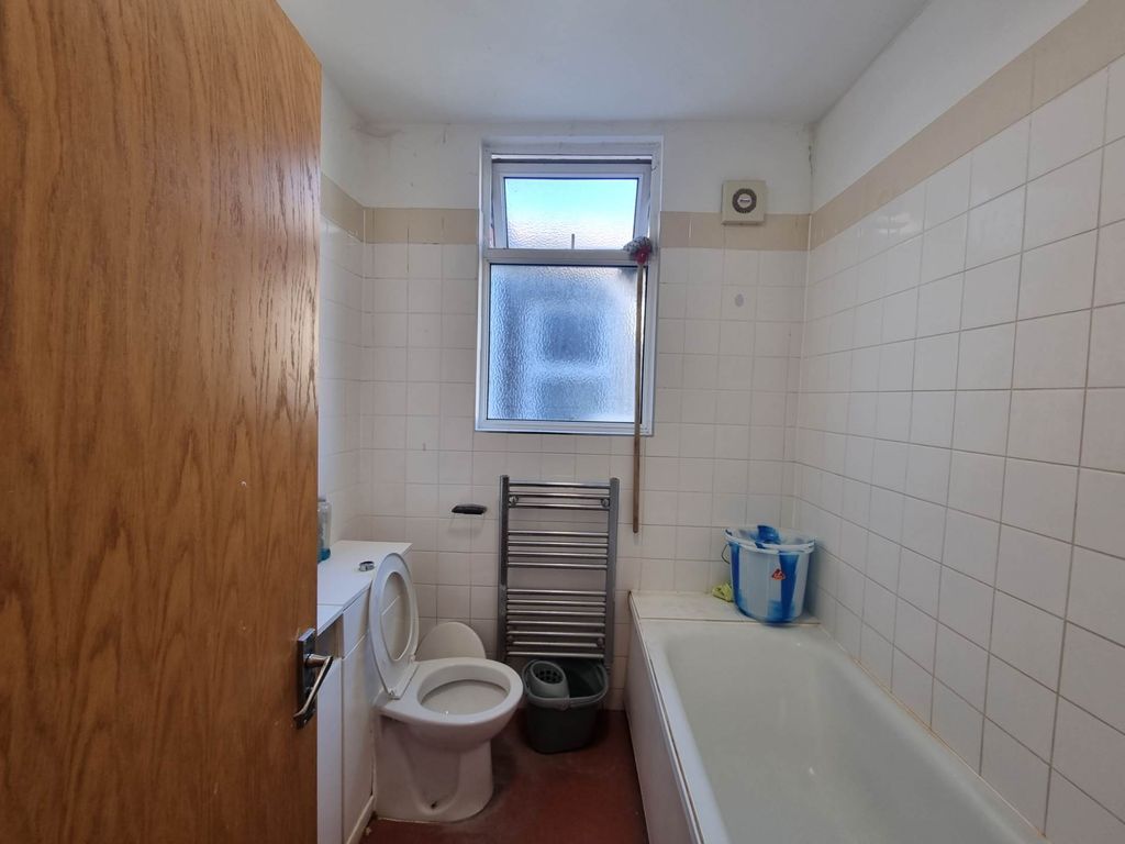 Property photo 3 of 3