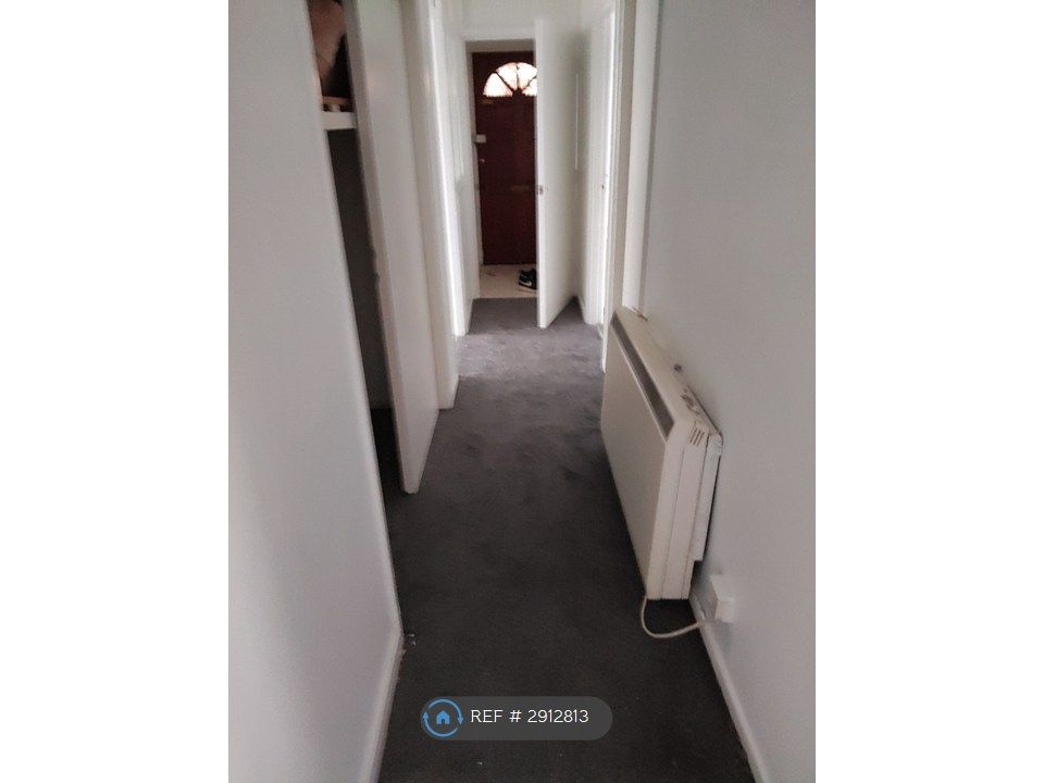 Property photo 3 of 10 Hallway