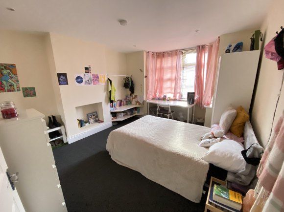Property photo 1 of 19 Room 1.Jpg