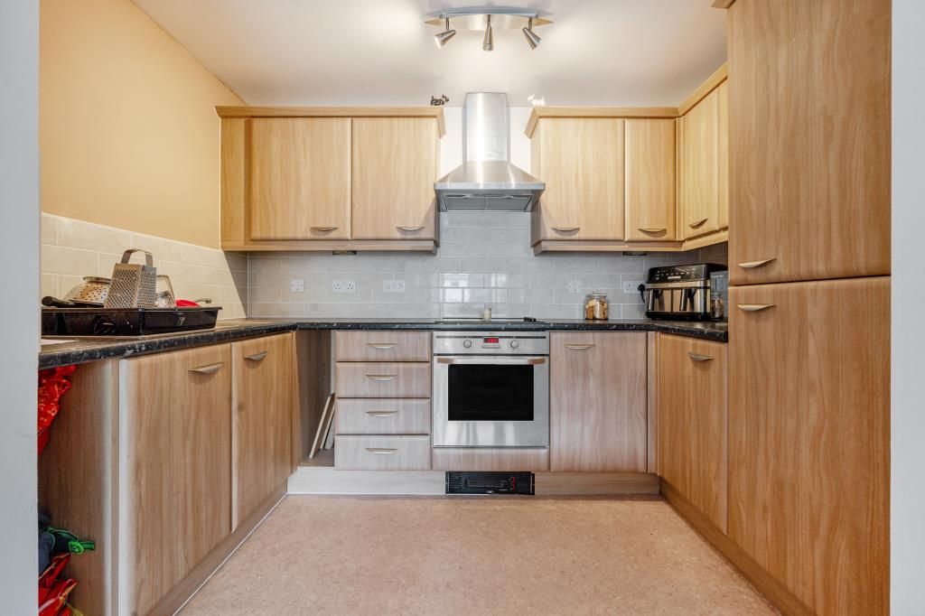 Property photo 3 of 20 Kitchen