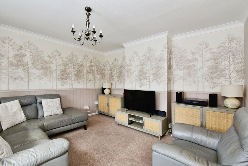 Property photo 3 of 20 Pbox-Img.Jpg