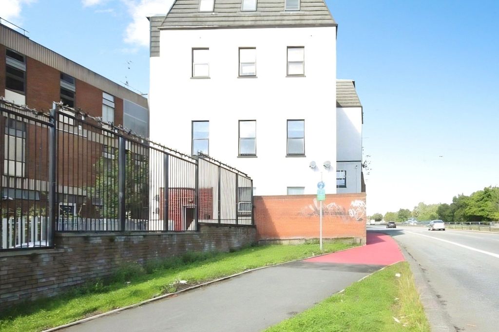 Property photo 2 of 7 Picture No. 06
