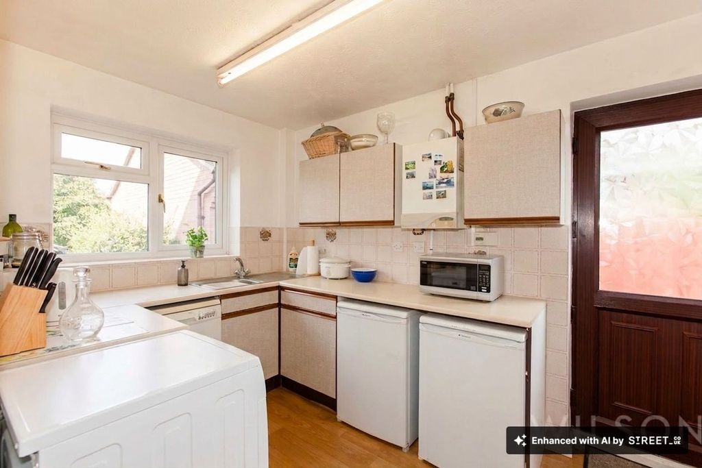 Property photo 3 of 21