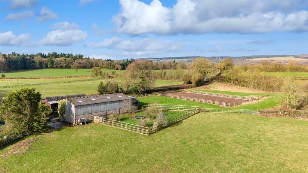 Property photo 3 of 40 0610Englefieldcroft,-13.Jpg