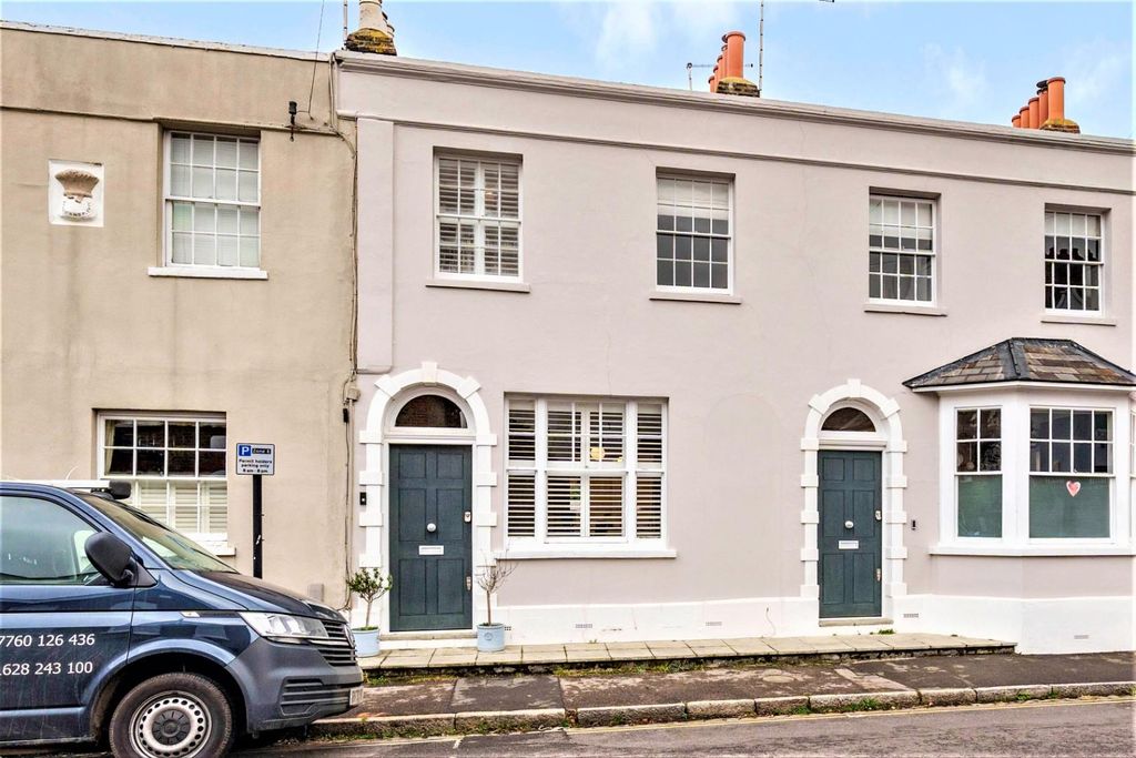 Property photo 2 of 14