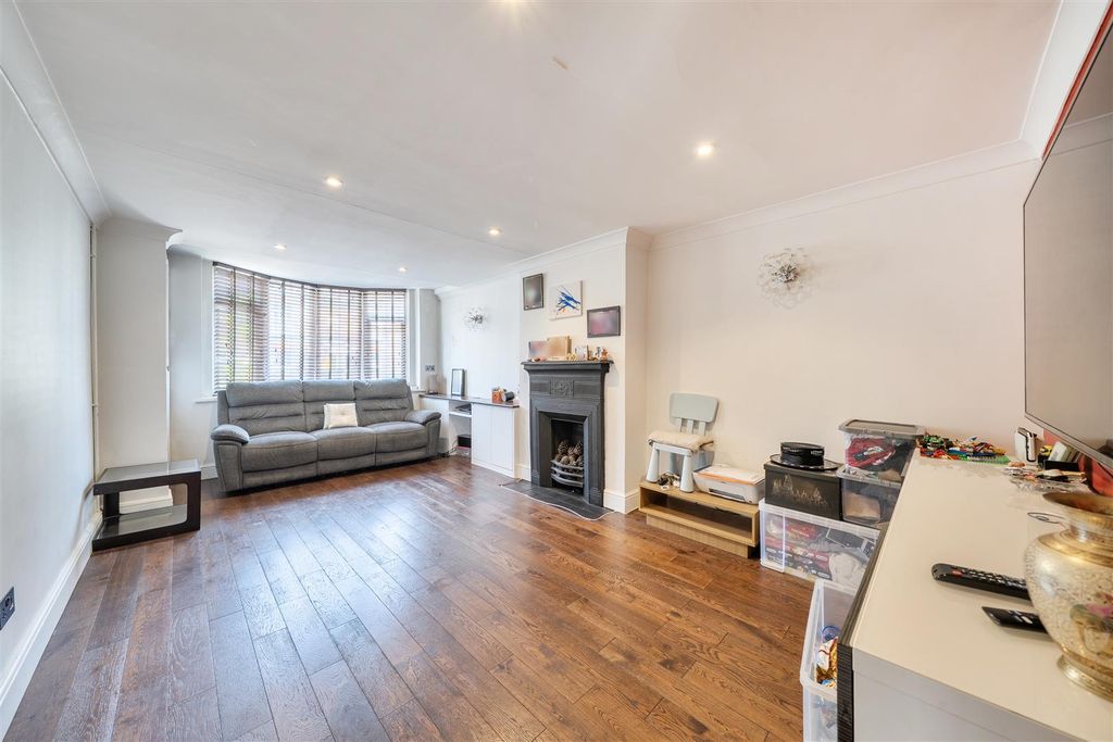 Property photo 2 of 13 1479694-1-6A313B3B4Bfe8.Jpg