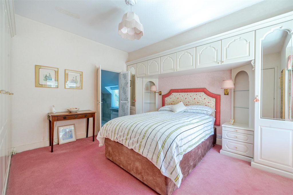 Additional image 11 of 4 bed detached house for saleHeatherdene Avenue, Crowthorne, Berkshire RG45