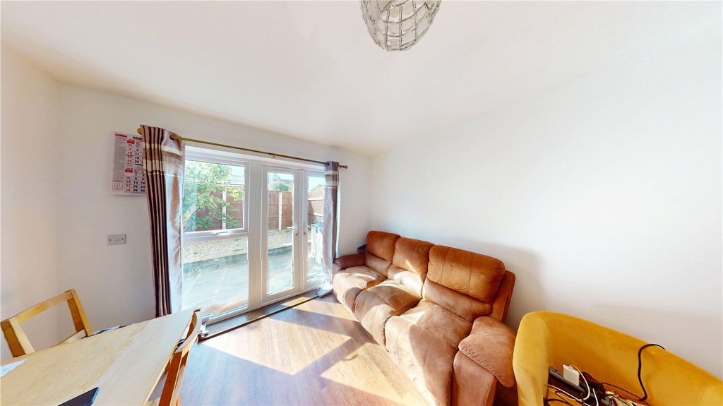 Property photo 3 of 11 Picture No. 02
